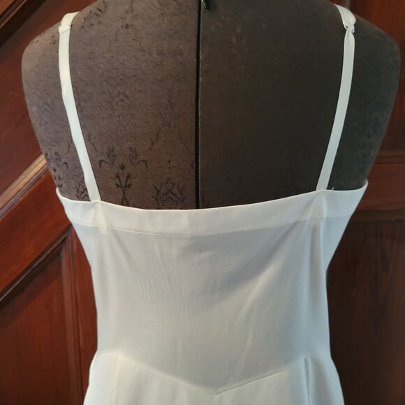 Vintage Warners White Slip Dress 36 W/ Lace Details & Adjustable Straps - Picture 4 of 11